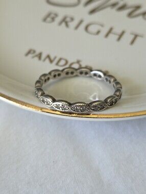 Pandora Sparkling Leaves Stackable Ring Size 9/ 60